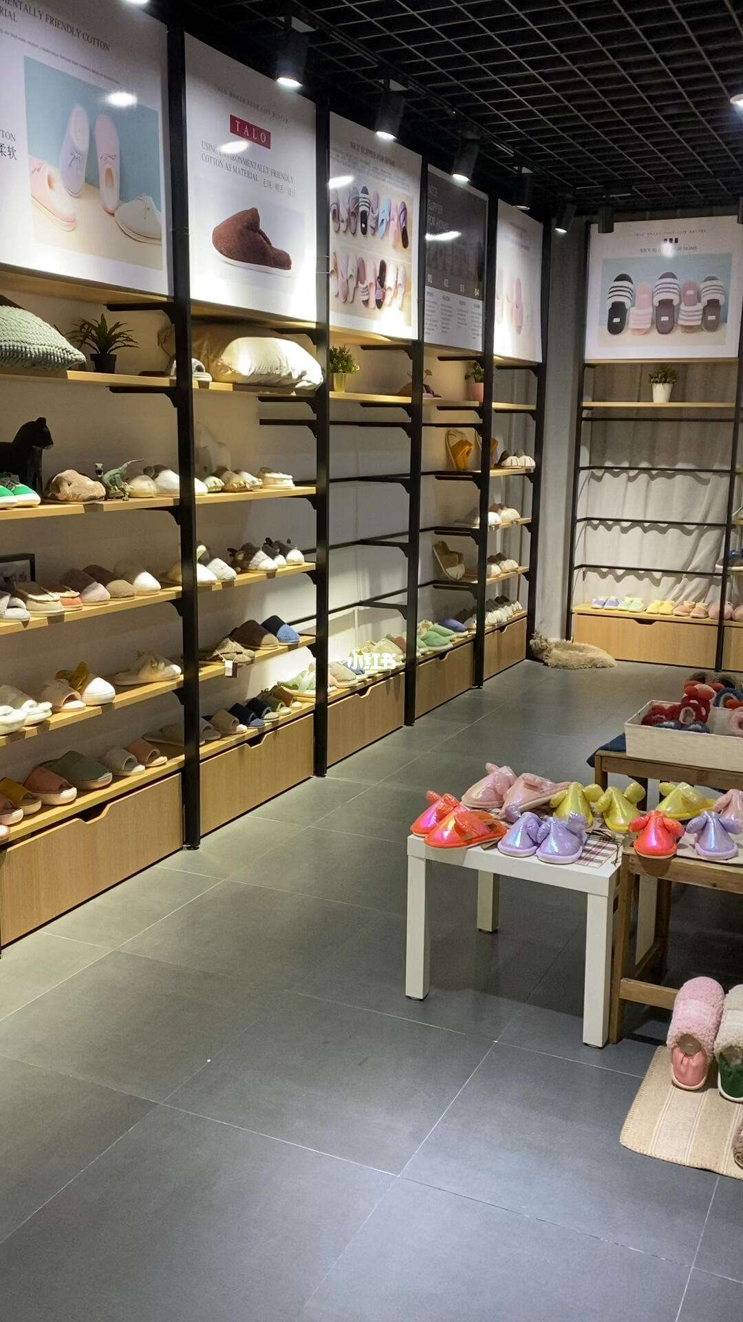 工厂样品间实拍敬请期待2022秋冬新品